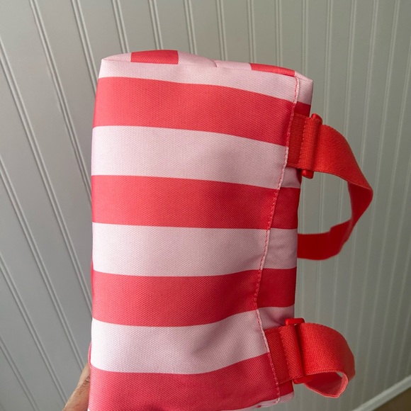 ⭐️ NEW Victoria's Secret Pink Striped Drawstring Cooler Backpack - Picture 7 of 8